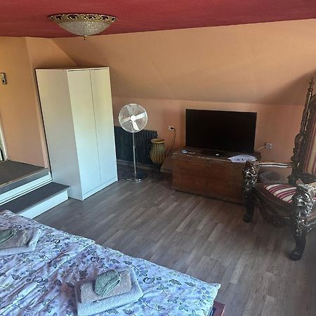 Zentrale Doppelbettzimmer Nordenham Exterior foto