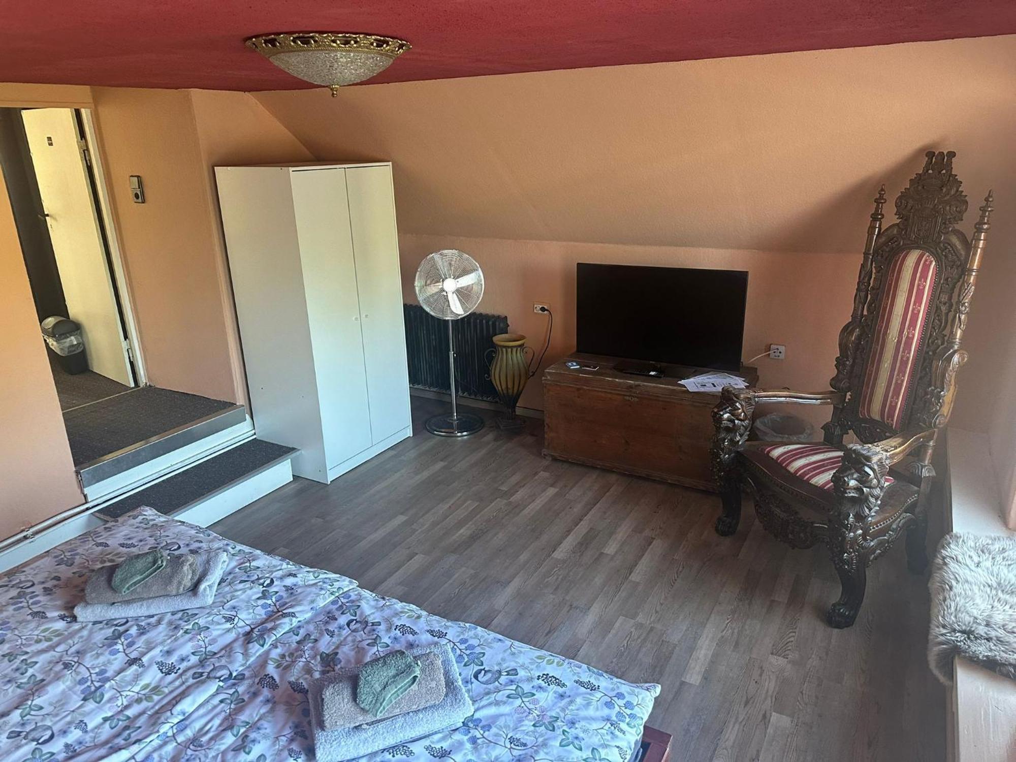 Zentrale Doppelbettzimmer Nordenham Exterior foto