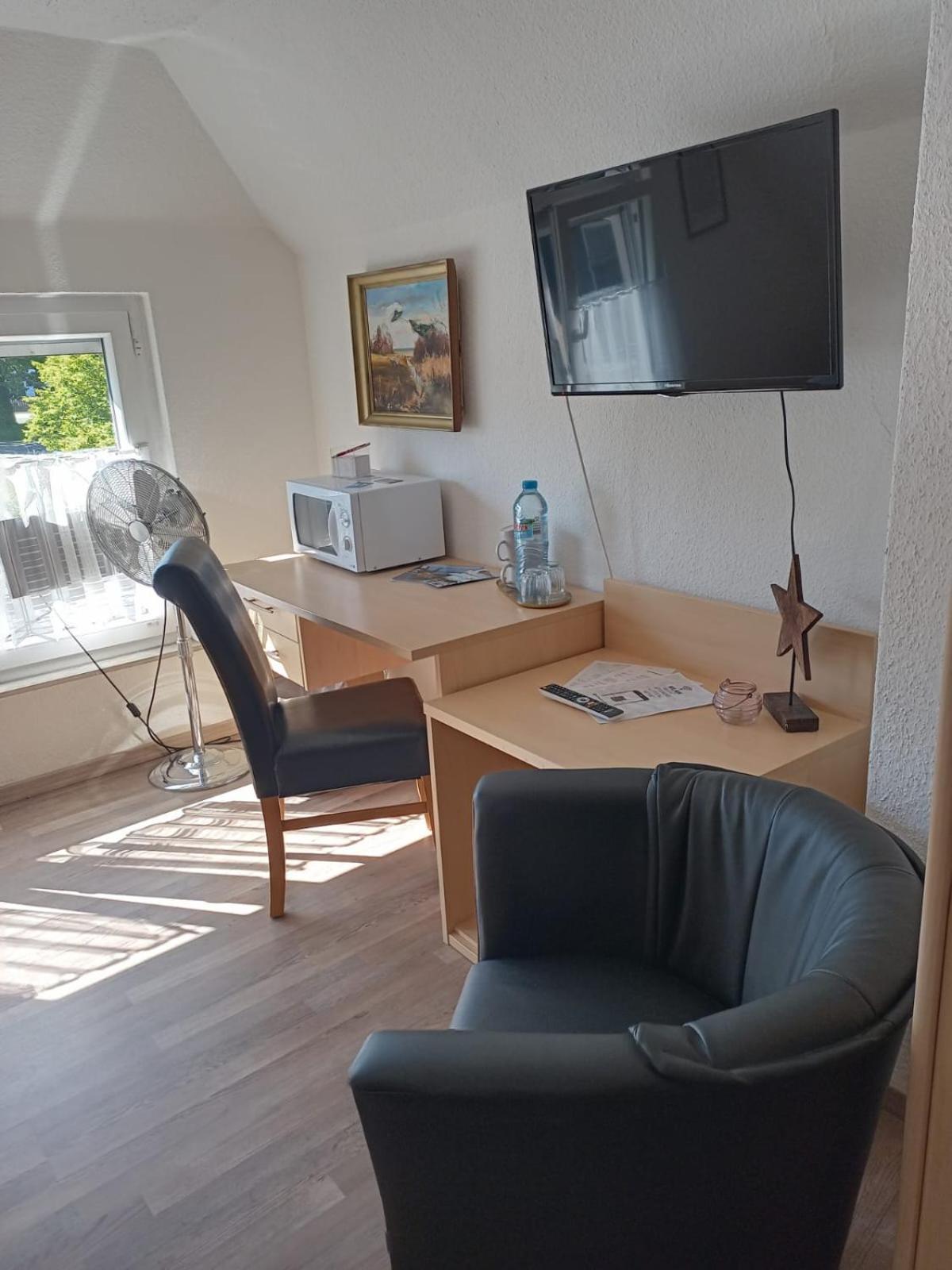 Zentrale Doppelbettzimmer Nordenham Exterior foto