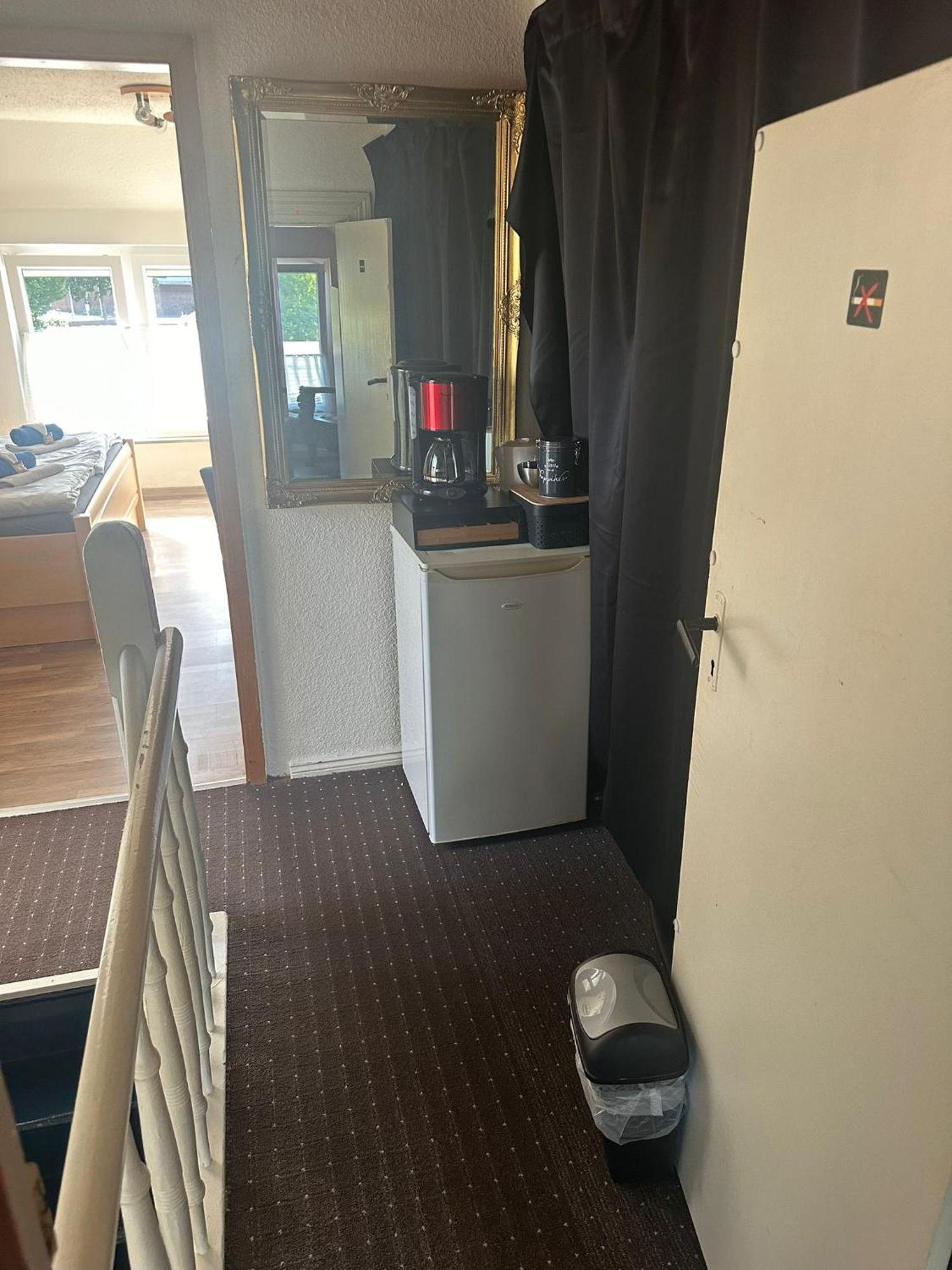 Zentrale Doppelbettzimmer Nordenham Exterior foto